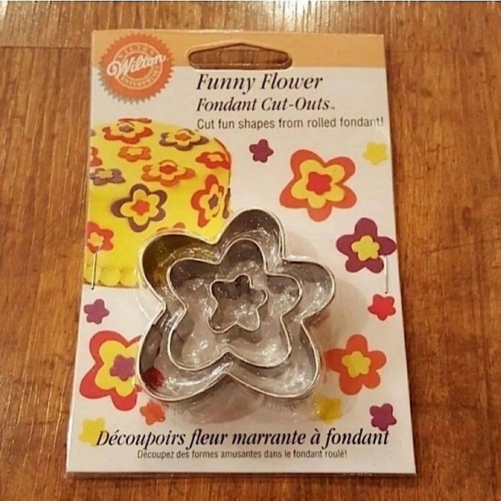 Wilton Flowers Fondant Cut Out 3 Piece Set